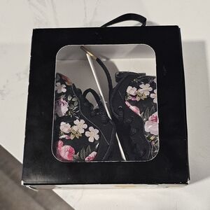 Nike lil posite one - Black with Floral Design